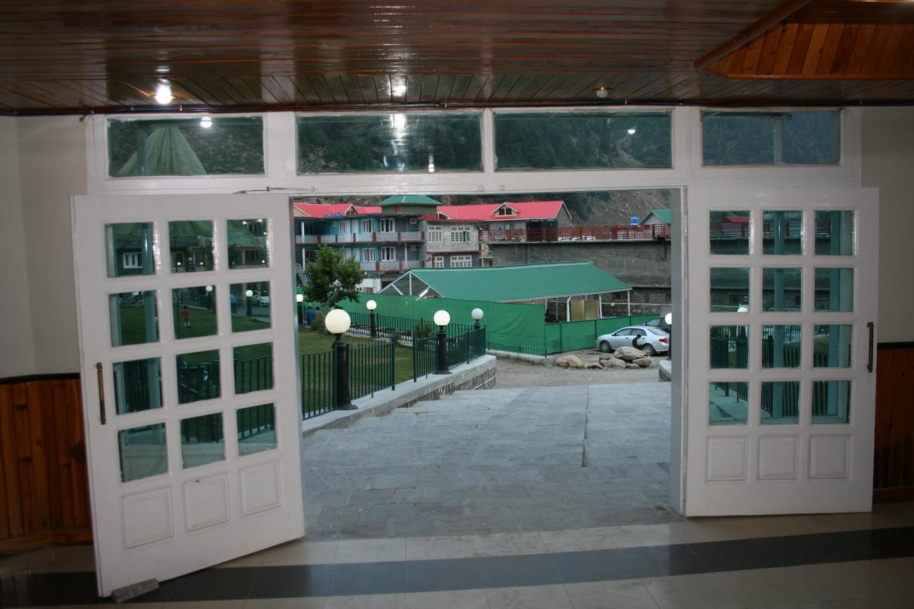 Pine Top Hotels Naran Exteriör bild