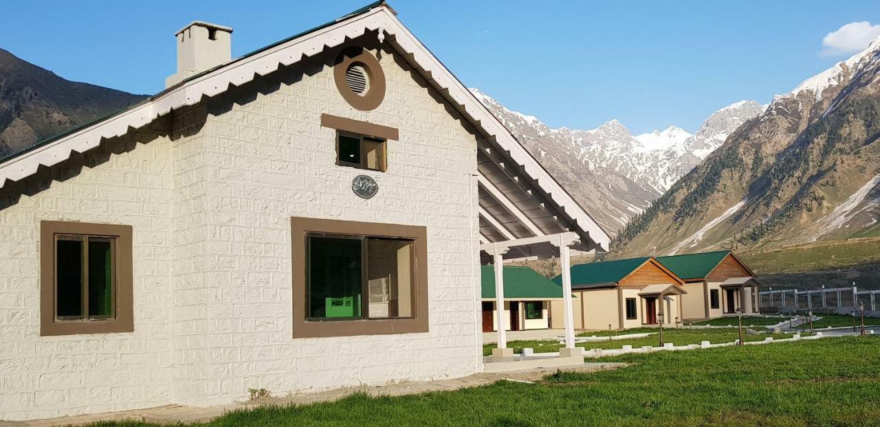 Pine Top Hotels Naran Exteriör bild